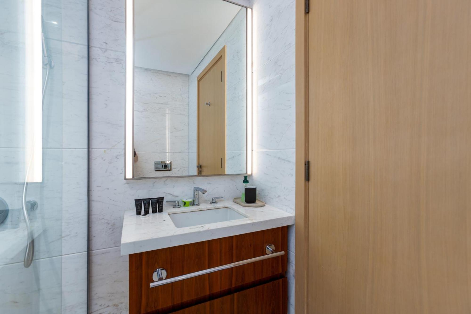Modern 1Br Apartment, High Floor, Near Dubai Mall Ngoại thất bức ảnh